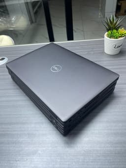 Ordinateurs portables Dell Latitude 5400 performance à petit prix — vignette 4
