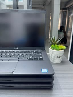 Ordinateurs portables Dell Latitude 5400 performance à petit prix — vignette 2