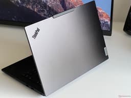 Ordinateurs portables Lenovo P14S Noire 11ème AMD Ryzen 32GO 1TO 7 pro — vignette 3
